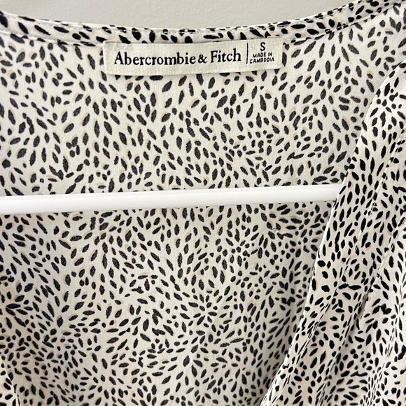 Abercrombie satin long sleeve bodysuit - Picture 3 of 4